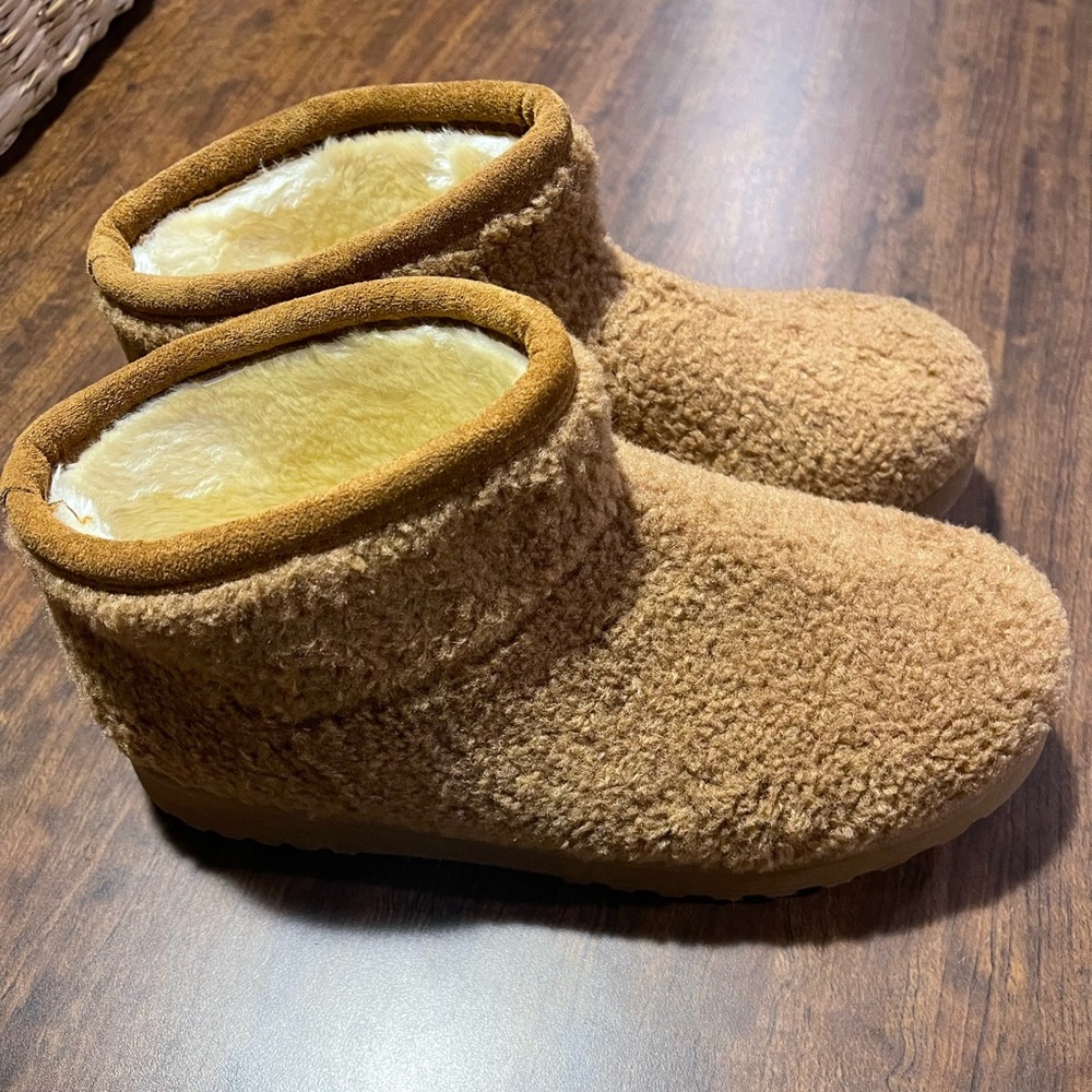 SO Lupita Women’s Cozy Mini Boots